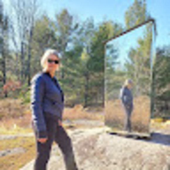 Meet your Posher, Lynn - Picture 1 of 1